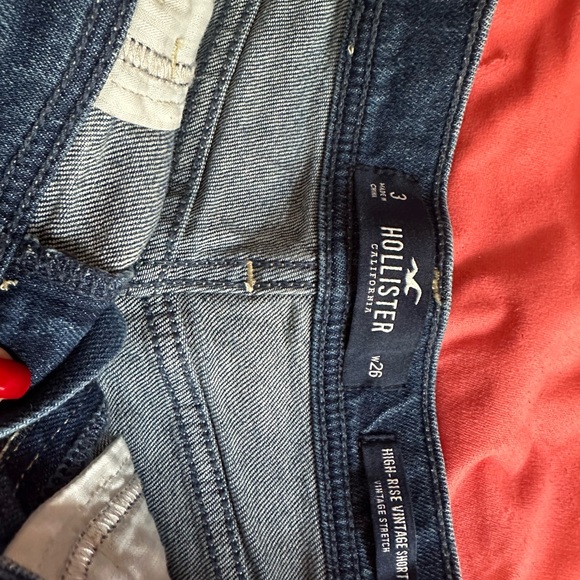 Hollister jean shorts - Picture 3 of 4